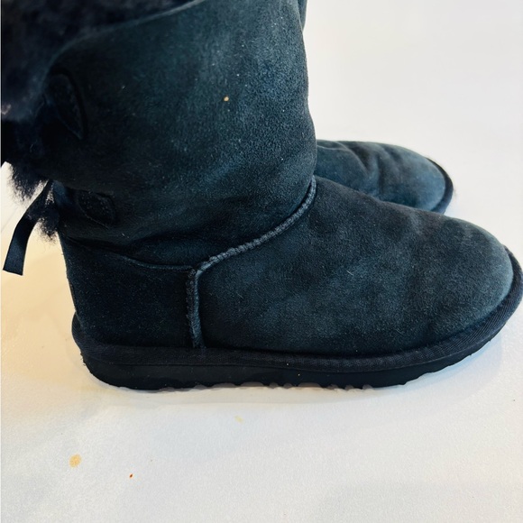 UGG Kids Boots with Black Bows size 2 - Picture 4 of 10